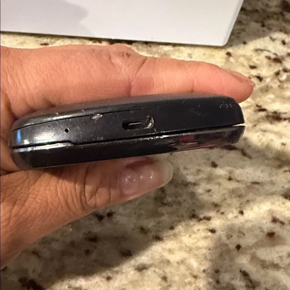 Samsung Black Smartphone with Keyboard